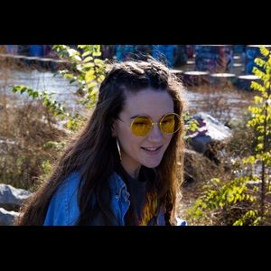 Meet your Posher, Alyssa